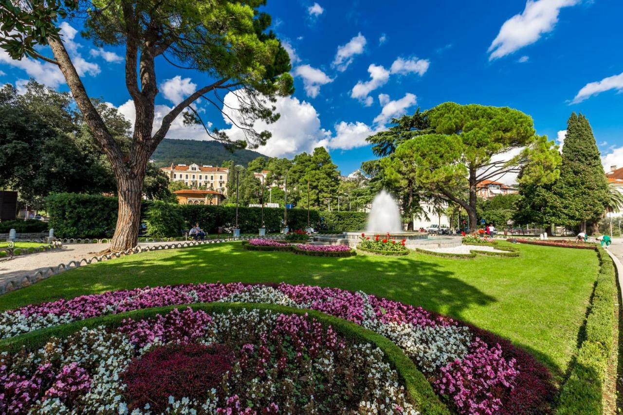 Apartment Maja Opatija With Free Private Parking And Lovely Sea View Terrace Kültér fotó